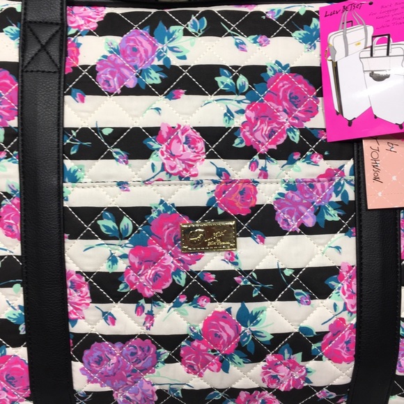 BETSEY JOHNSON QUILTED FLORAL WEEKENDER BAG - Picture 8 of 8